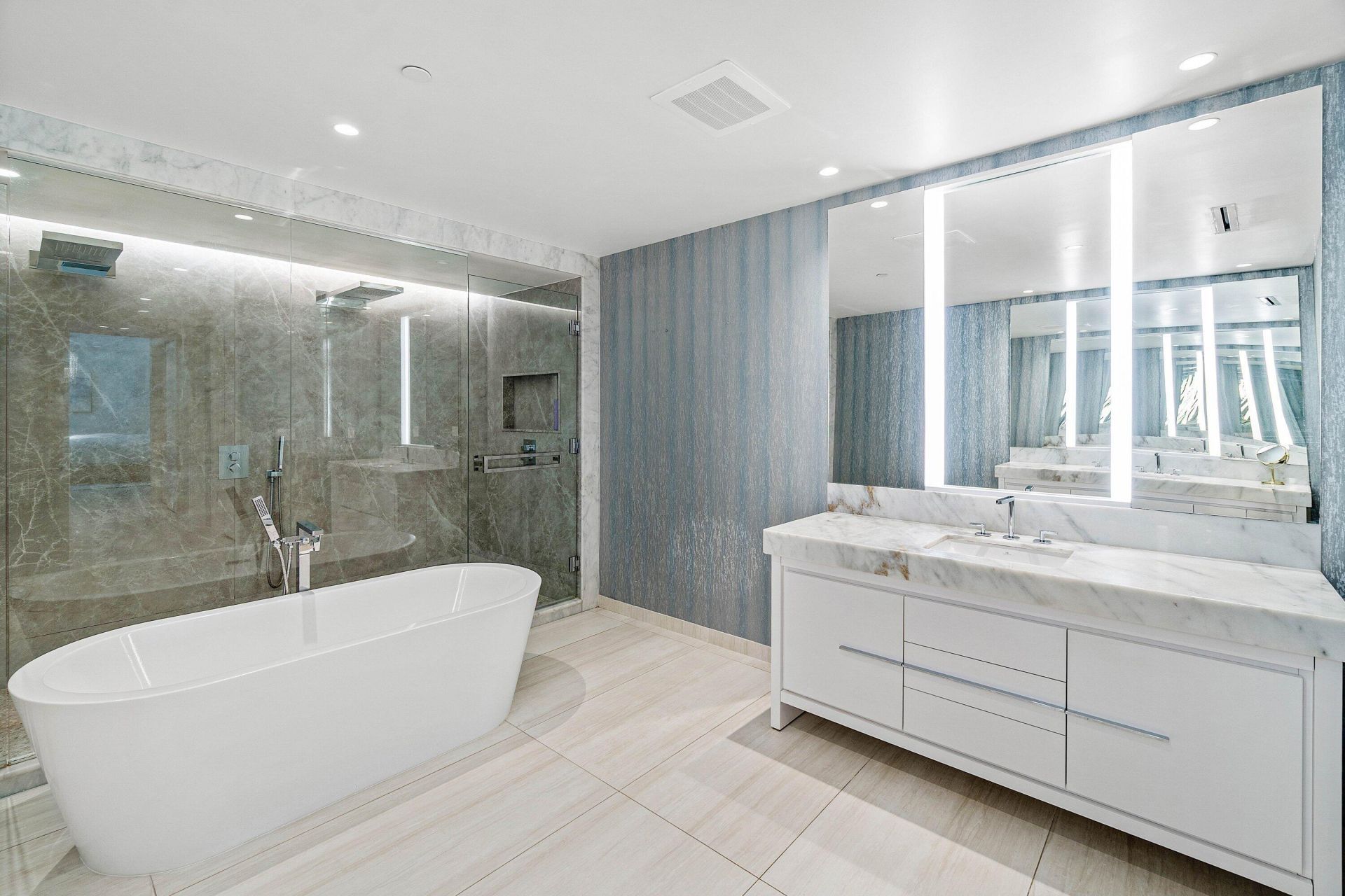 200 SE Mizner Boulevard, Unit 209, Boca Raton, FL 33432 Photo