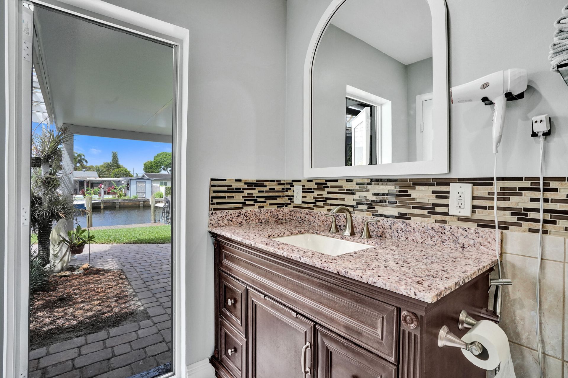 4681 SW 42nd Avenue, Fort Lauderdale, FL 33314 Photo