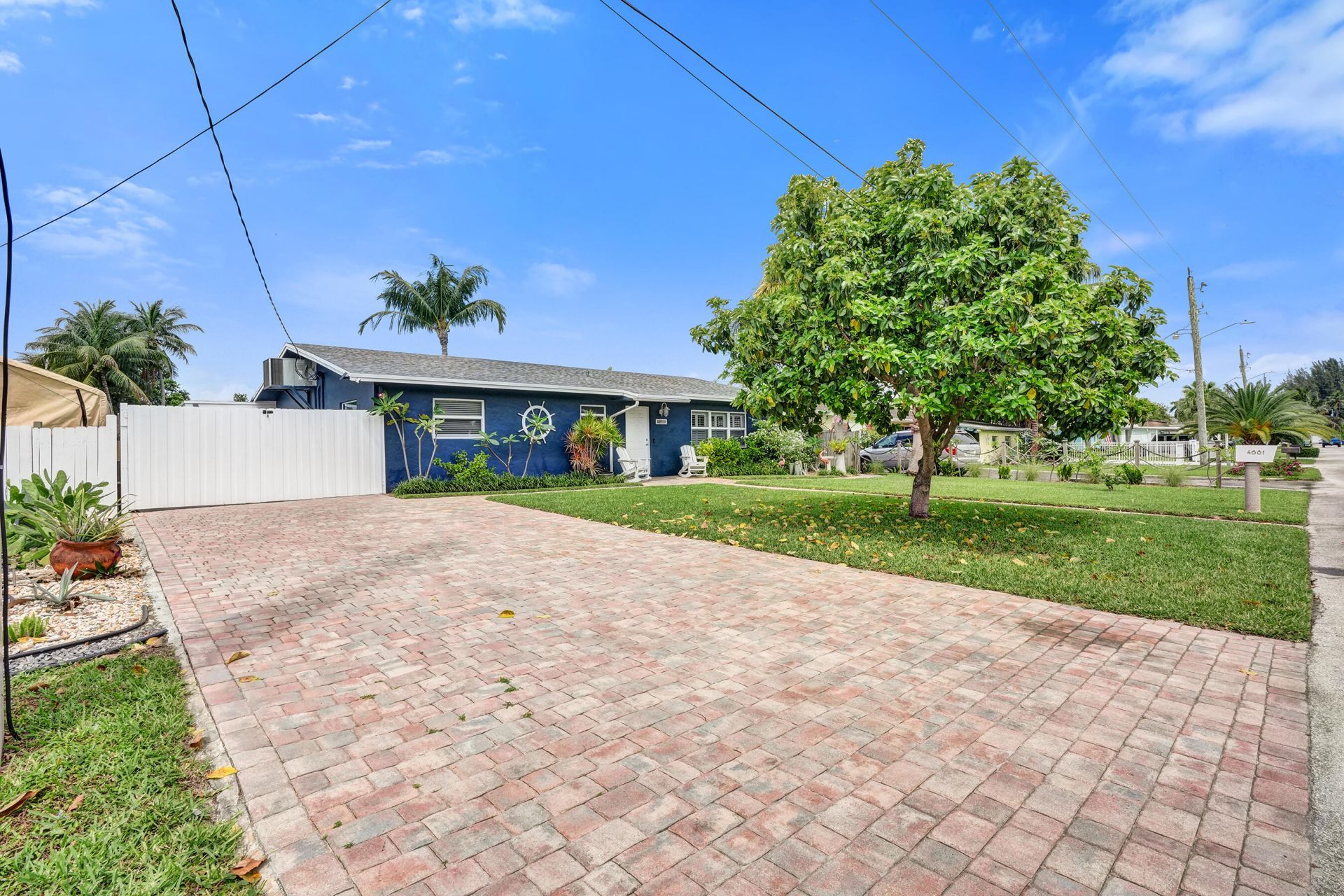 4681 SW 42nd Avenue, Fort Lauderdale, FL 33314 Photo
