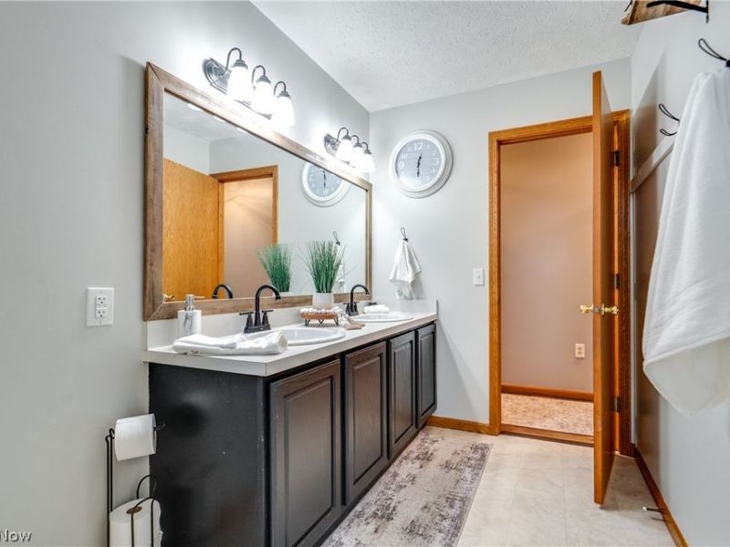 16574 Emmitsburg Road, Orrville, OH 44667 Photo 32