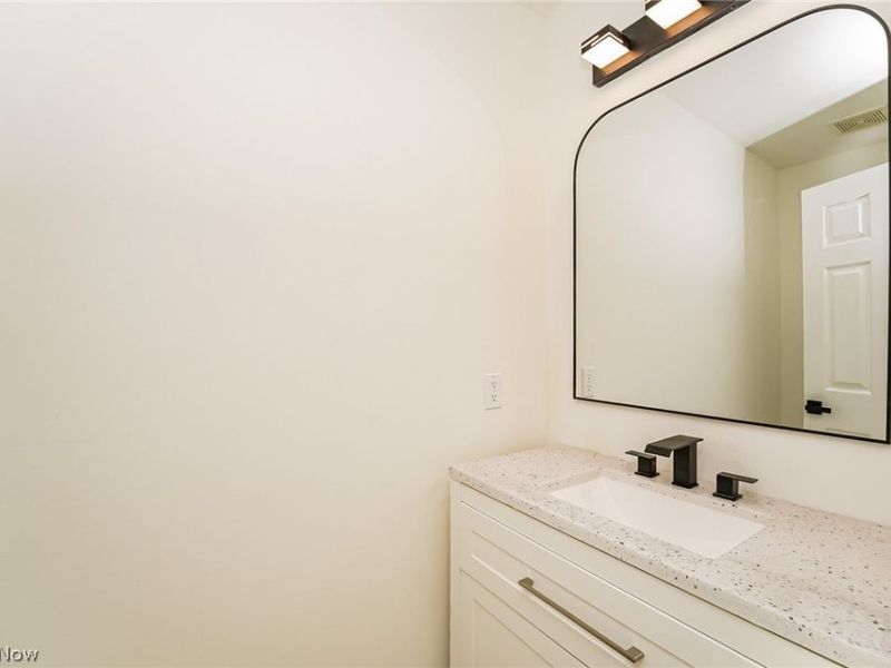 821 Nela View Road, Cleveland Heights, OH 44112 Photo 13