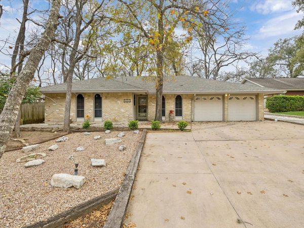 1815 Parkside LN, Austin, TX 78745