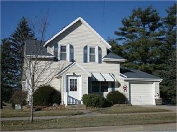 423 Commercial St. , Strawberry Point, IA 52076