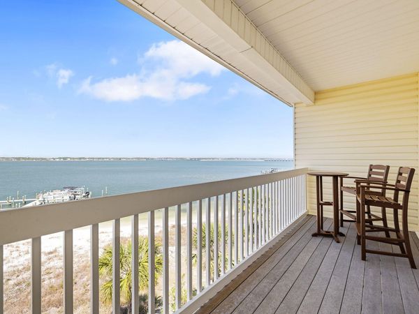 1440 Paradise Point Drive, UNIT 6, Navarre, FL 32566