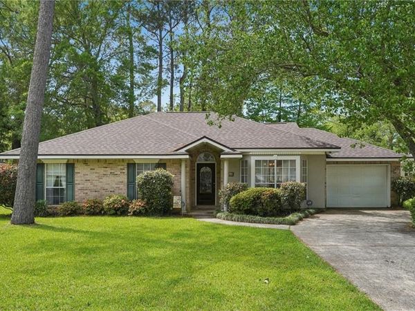 56 TRACE Loop , Mandeville, LA 70448