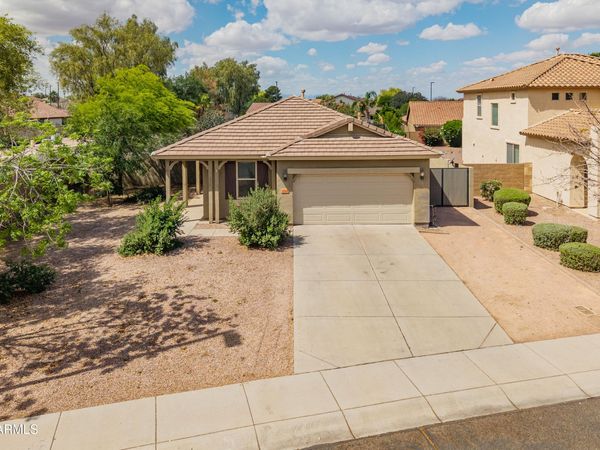 5084 S STONECREEK Boulevard, Gilbert, AZ 85298