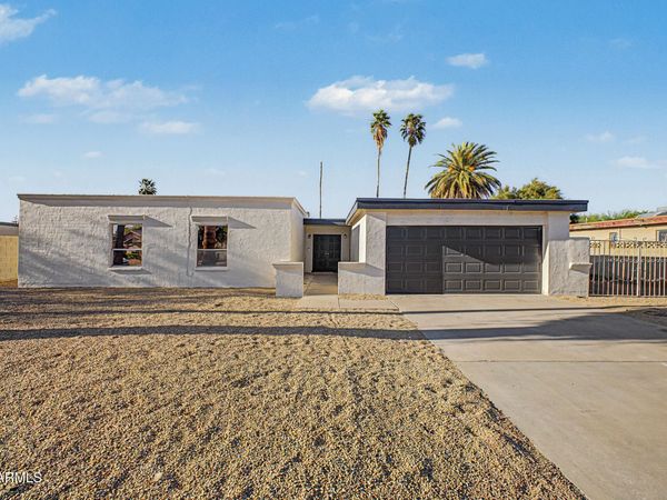 2148 W SHARON Avenue, Phoenix, AZ 85029