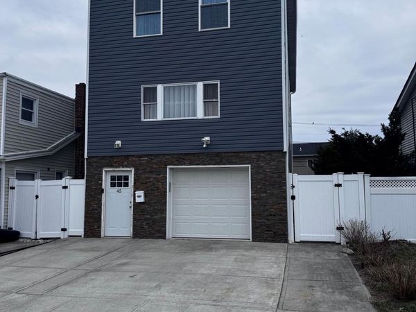 45 Kildare Road , Island Park, NY 11558