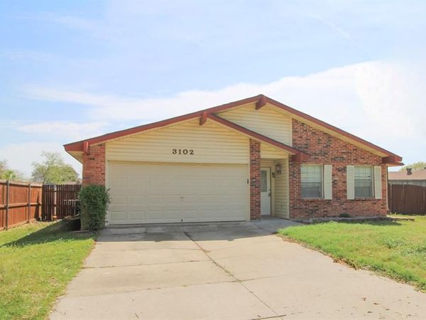 3102 Abbey Road , Carrollton, TX 75007