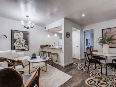 4525 Gilbert, Unit 204, Dallas, TX 75219