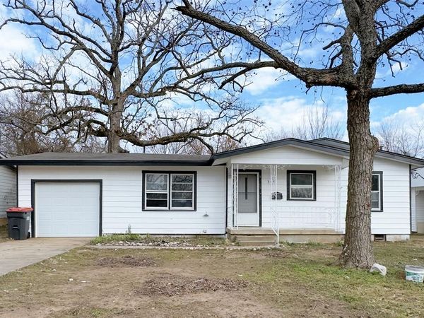 345 SW 16th Street, Paris, TX 75460