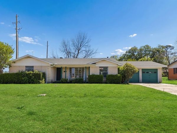 6028 Truman Drive, Fort Worth, TX 76112