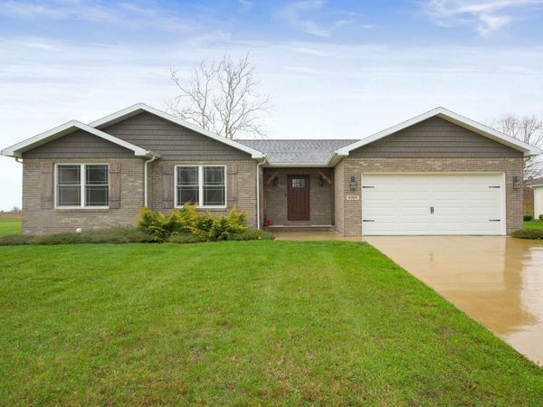 8302 W Ashford Lane, Muncie, IN 47304