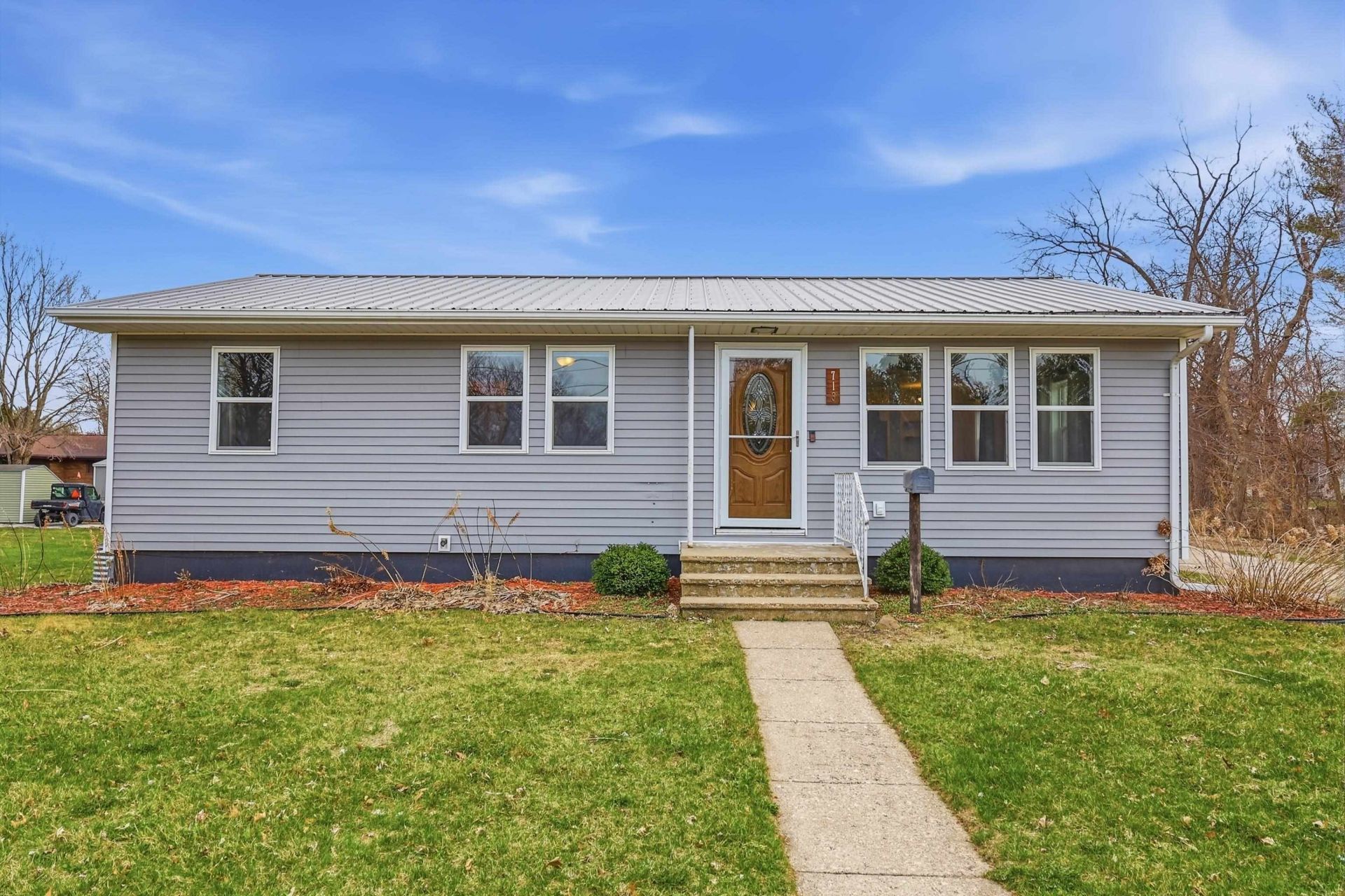 713 E Union Street, Manchester, IA 52057 Main Photo