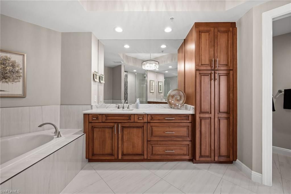 2090 W First St , Unit G807, Fort Myers, FL 33901 Photo