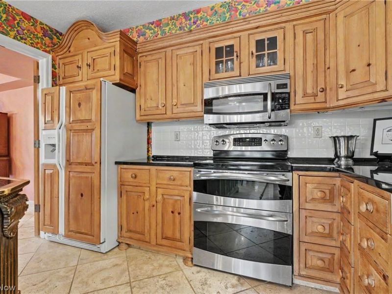 3561 Sparrow Pond Lane , Akron, OH 44333 Photo 10