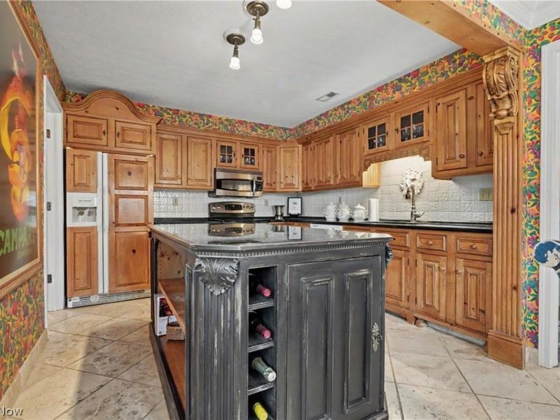 3561 Sparrow Pond Lane , Akron, OH 44333 Photo 9