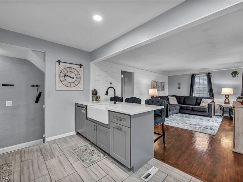 1236 Worton Boulevard, Mayfield Heights, OH 44124 Photo 15