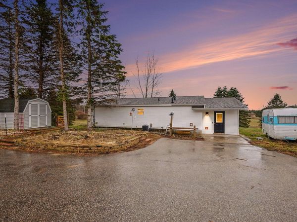 6015 S 124th Avenue, Rothbury, MI 49452