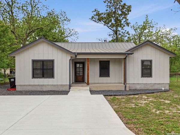 812 Lafayette, Castroville, TX 78009