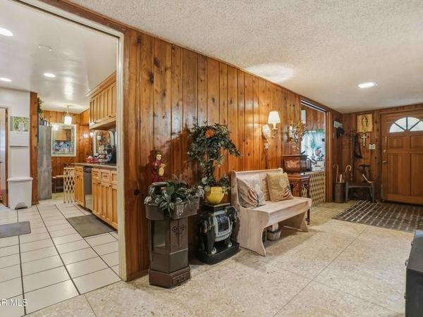 558 E Hemlock Street, Oxnard, CA 93033