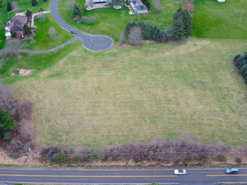 1680 Palomar Drive , Mansfield, OH 44906 Photo 3