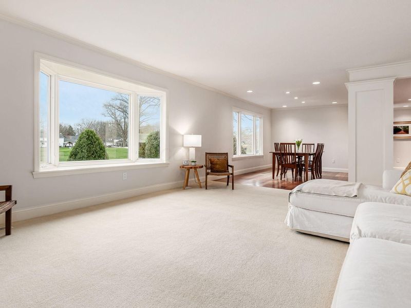 909 Clubview Boulevard N, Columbus, OH 43235 Photo 12