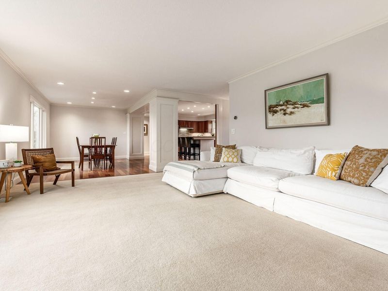 909 Clubview Boulevard N, Columbus, OH 43235 Photo 13