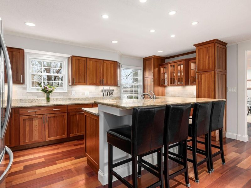 909 Clubview Boulevard N, Columbus, OH 43235 Photo 19