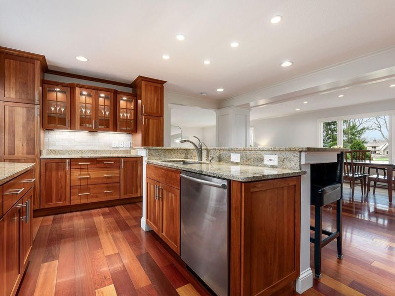 909 Clubview Boulevard N, Columbus, OH 43235 Photo 20