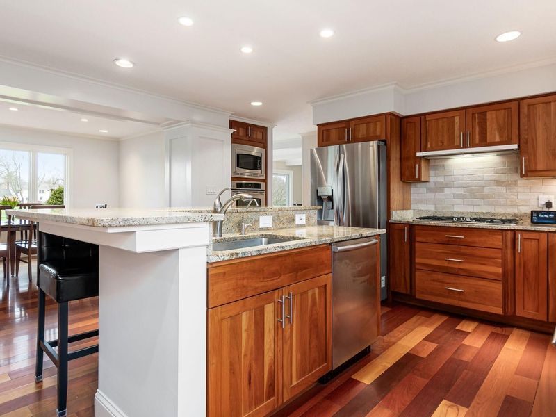 909 Clubview Boulevard N, Columbus, OH 43235 Photo 21