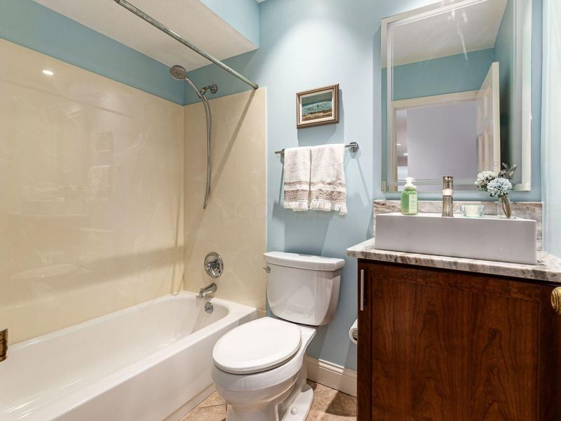 909 Clubview Boulevard N, Columbus, OH 43235 Photo 29