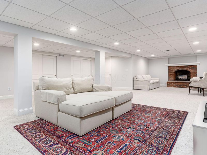 909 Clubview Boulevard N, Columbus, OH 43235 Photo 45