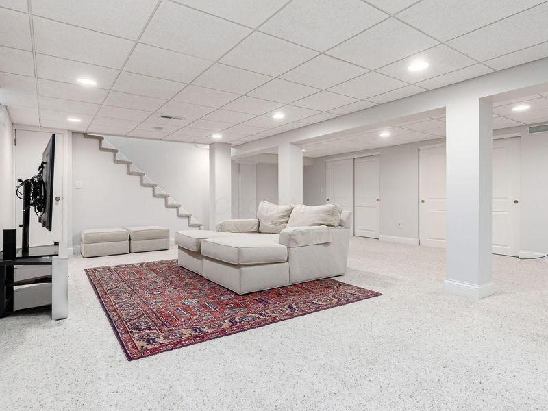 909 Clubview Boulevard N, Columbus, OH 43235 Photo 47