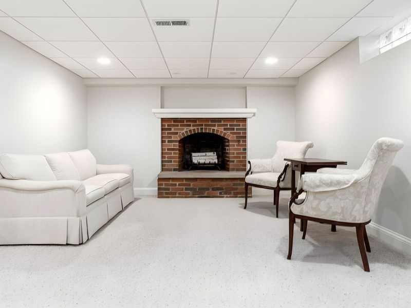 909 Clubview Boulevard N, Columbus, OH 43235 Photo 49