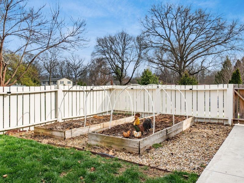 909 Clubview Boulevard N, Columbus, OH 43235 Photo 55