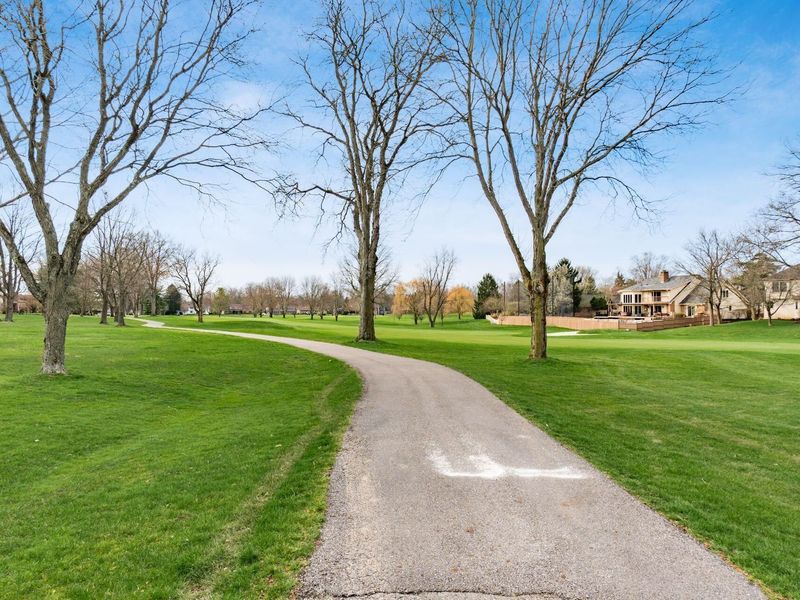 909 Clubview Boulevard N, Columbus, OH 43235 Photo 69