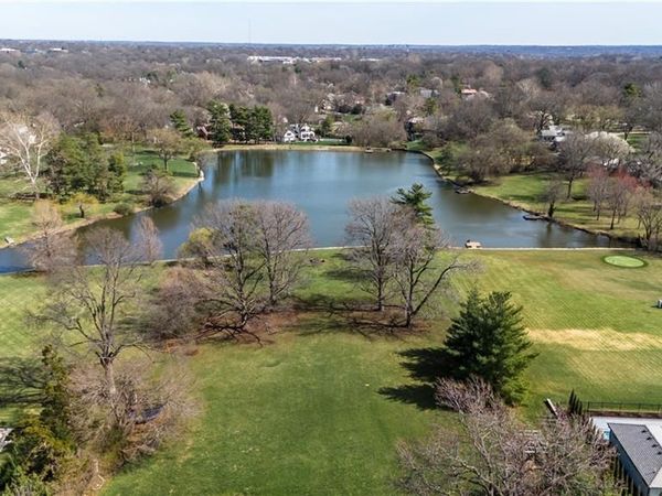 8801 Mission Road, Leawood, KS 66206