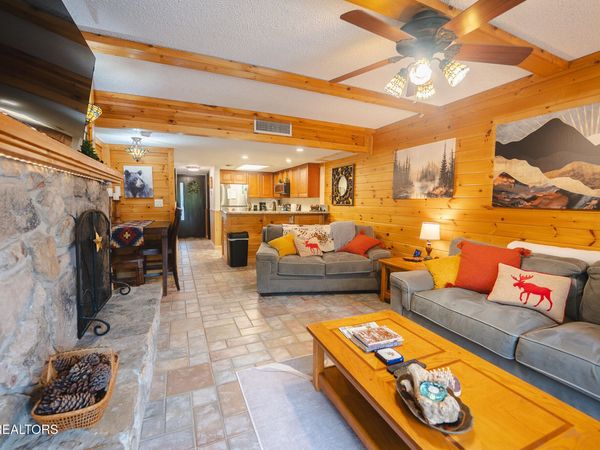 260 Roaring Fork Rd, Gatlinburg, TN 37738