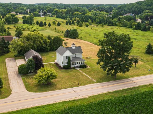 626 Hillside Rd, Richfield, WI 53017