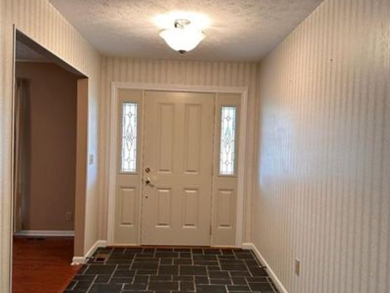 140 Outerview Drive, Xenia, OH 45385 Photo 2