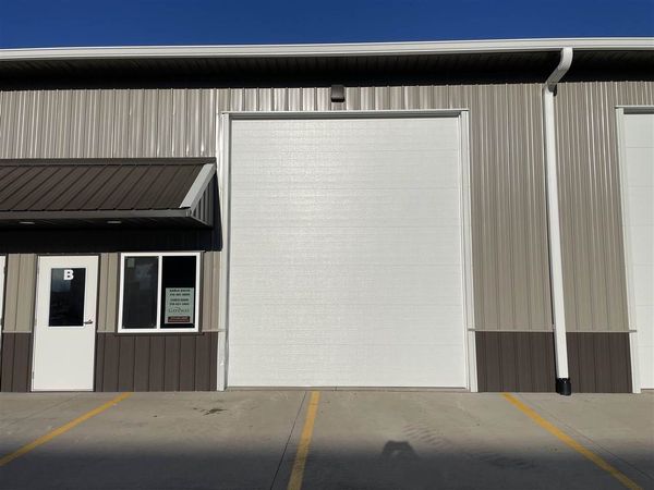 132 Greenfield Dr, Unit B, Tiffin, IA 52340