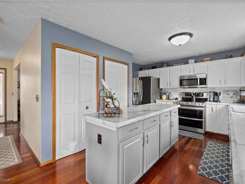 602 Still Water Boulevard , Elyria, OH 44035 Photo 6