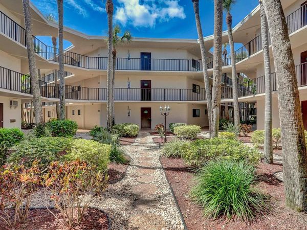 5100 Las Verdes Circle, Unit 215, Delray Beach, FL 33484