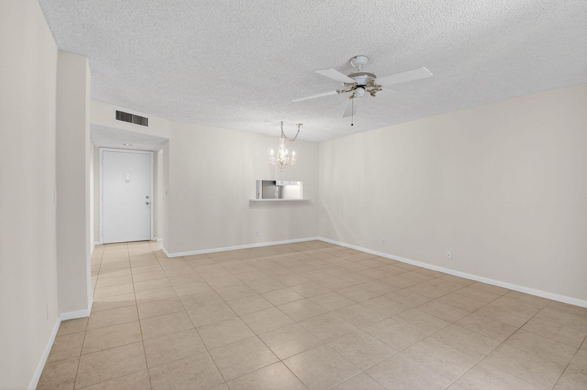 5100 Las Verdes Circle, Unit 215, Delray Beach, FL 33484 Photo