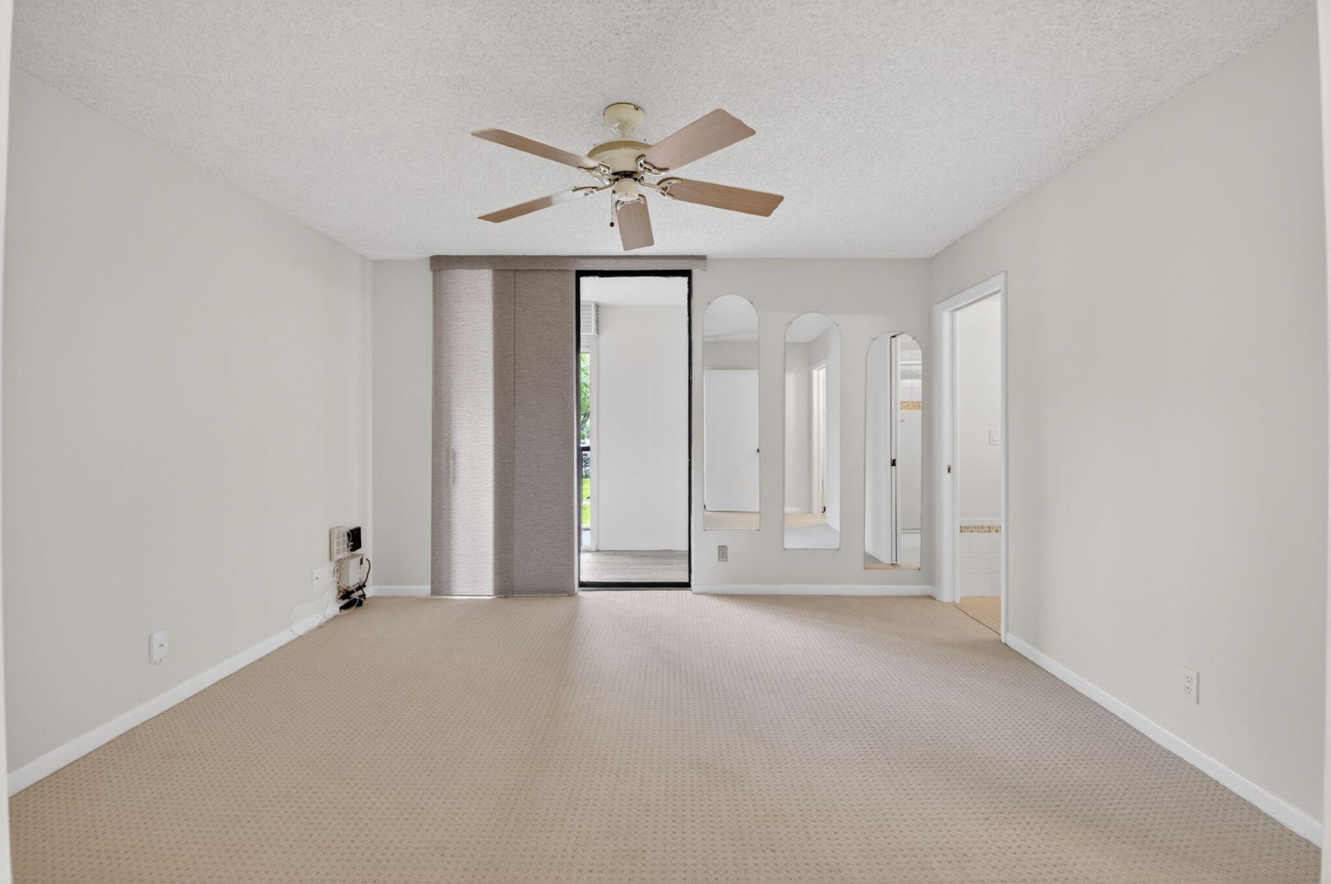 5100 Las Verdes Circle, Unit 215, Delray Beach, FL 33484 Photo