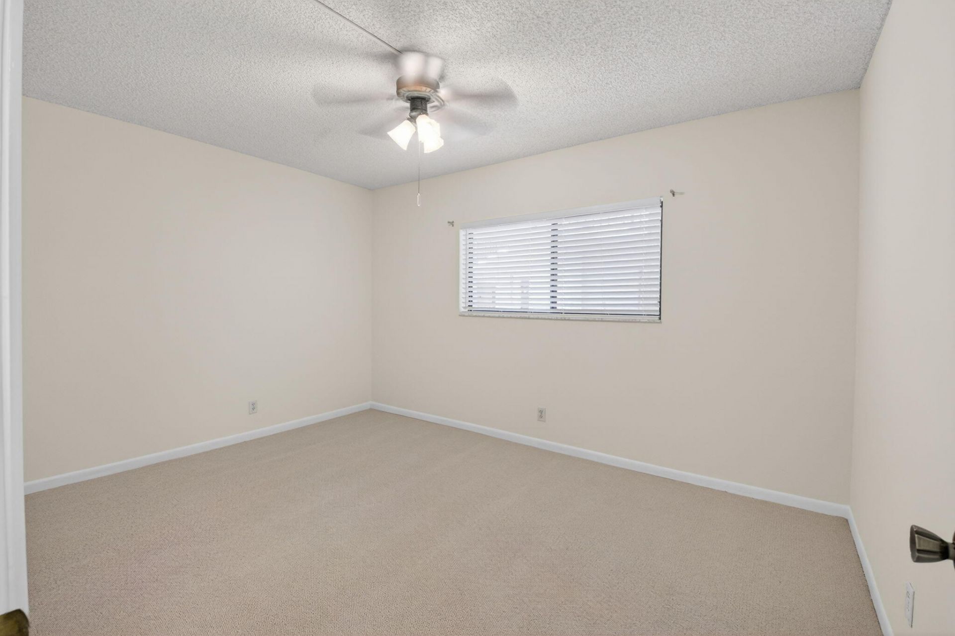 5100 Las Verdes Circle, Unit 215, Delray Beach, FL 33484 Photo