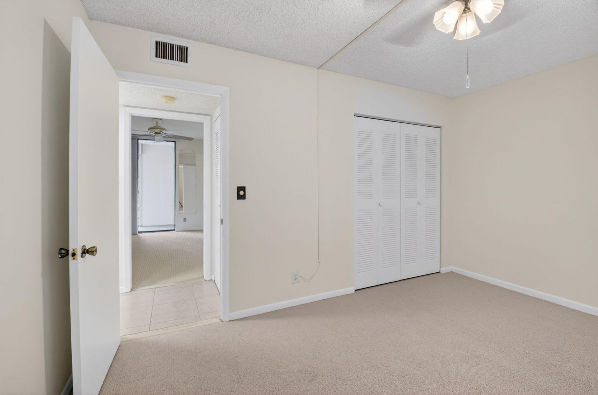 5100 Las Verdes Circle, Unit 215, Delray Beach, FL 33484 Photo