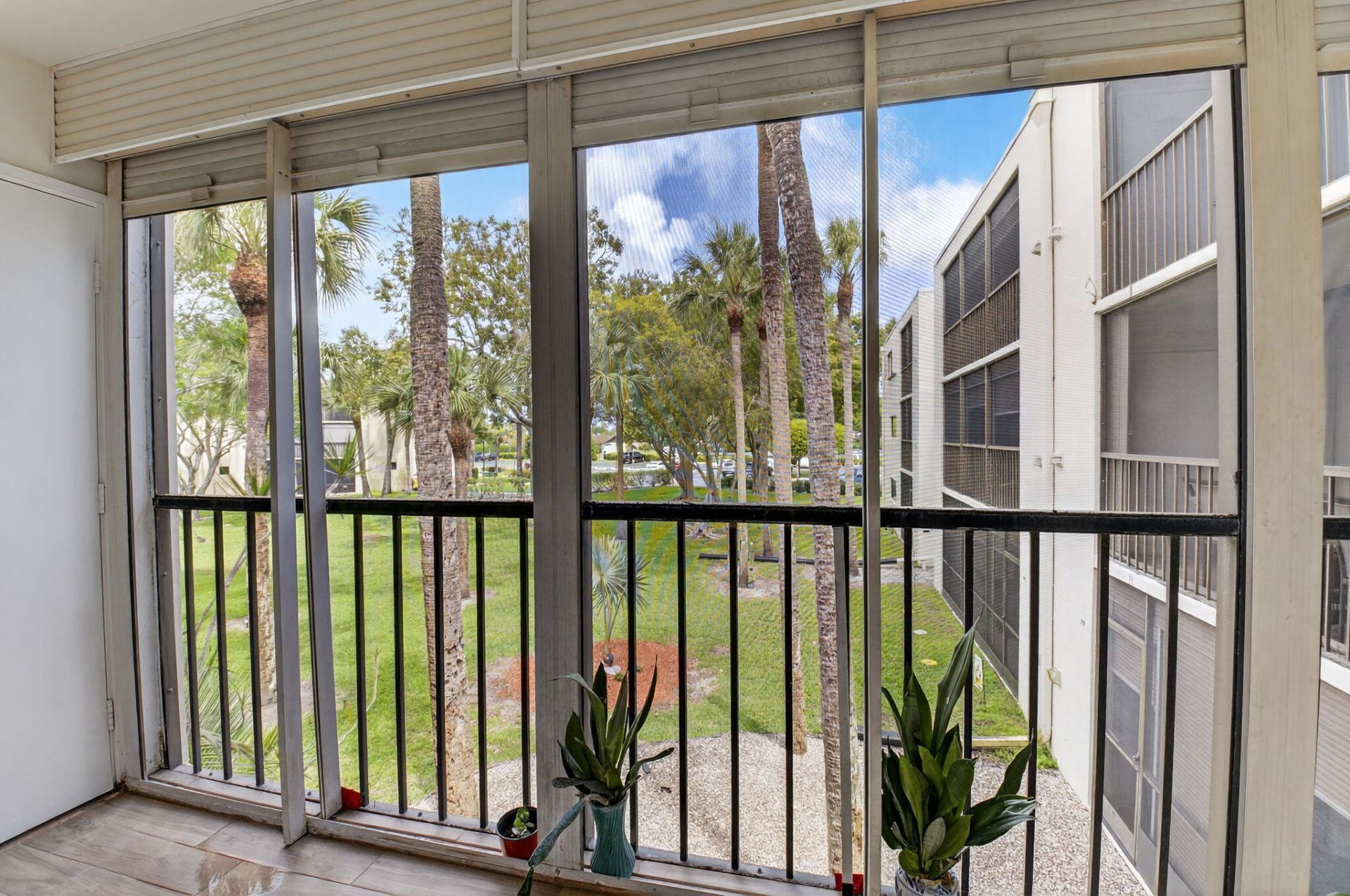 5100 Las Verdes Circle, Unit 215, Delray Beach, FL 33484 Photo