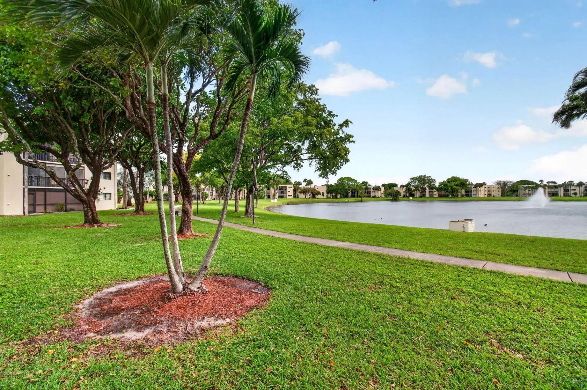 5100 Las Verdes Circle, Unit 215, Delray Beach, FL 33484 Photo